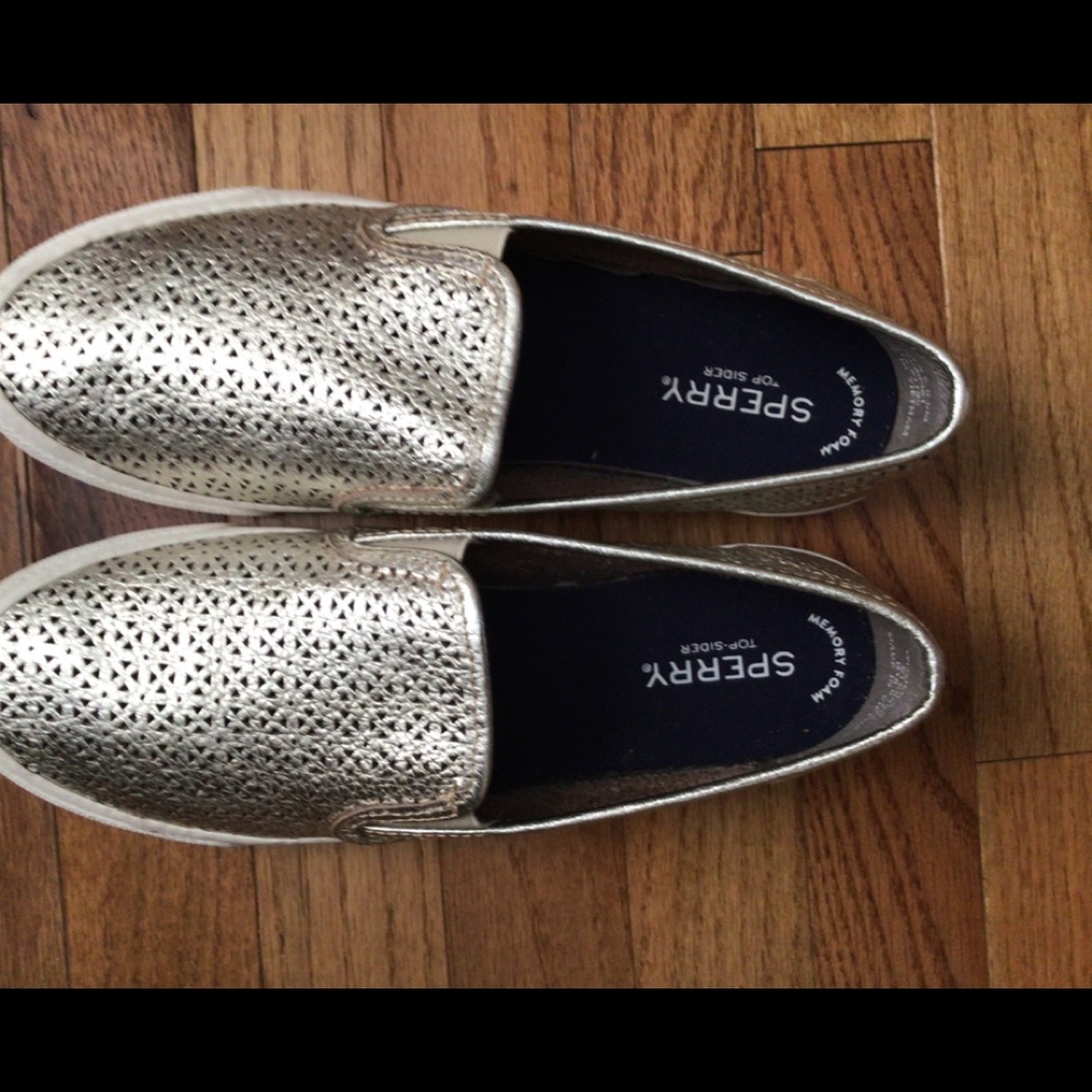 Fun metallic silver top sliders